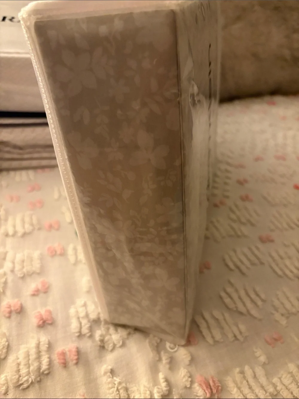 Calvin Klein Queen 4-Piece Sheet Set - Light Gray Floral Pattern